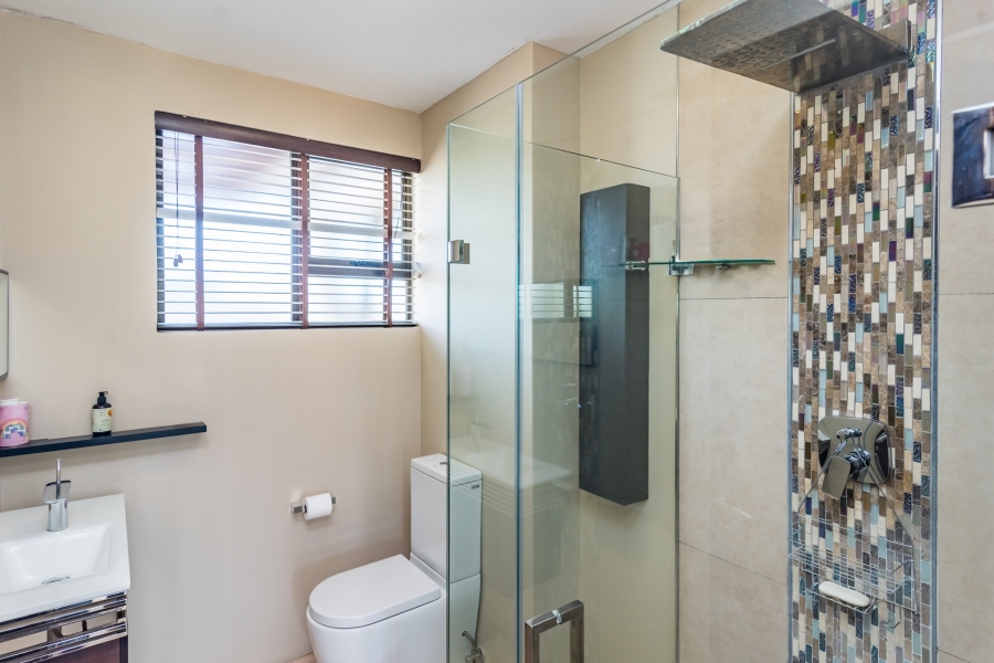 5 Bedroom Property for Sale in Hartebeesfontien AH North West